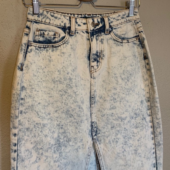 Wild Fable Light Blue Acid Wash Denim Skirt Knee Length Front Split Pockets NWOT - Picture 3 of 12